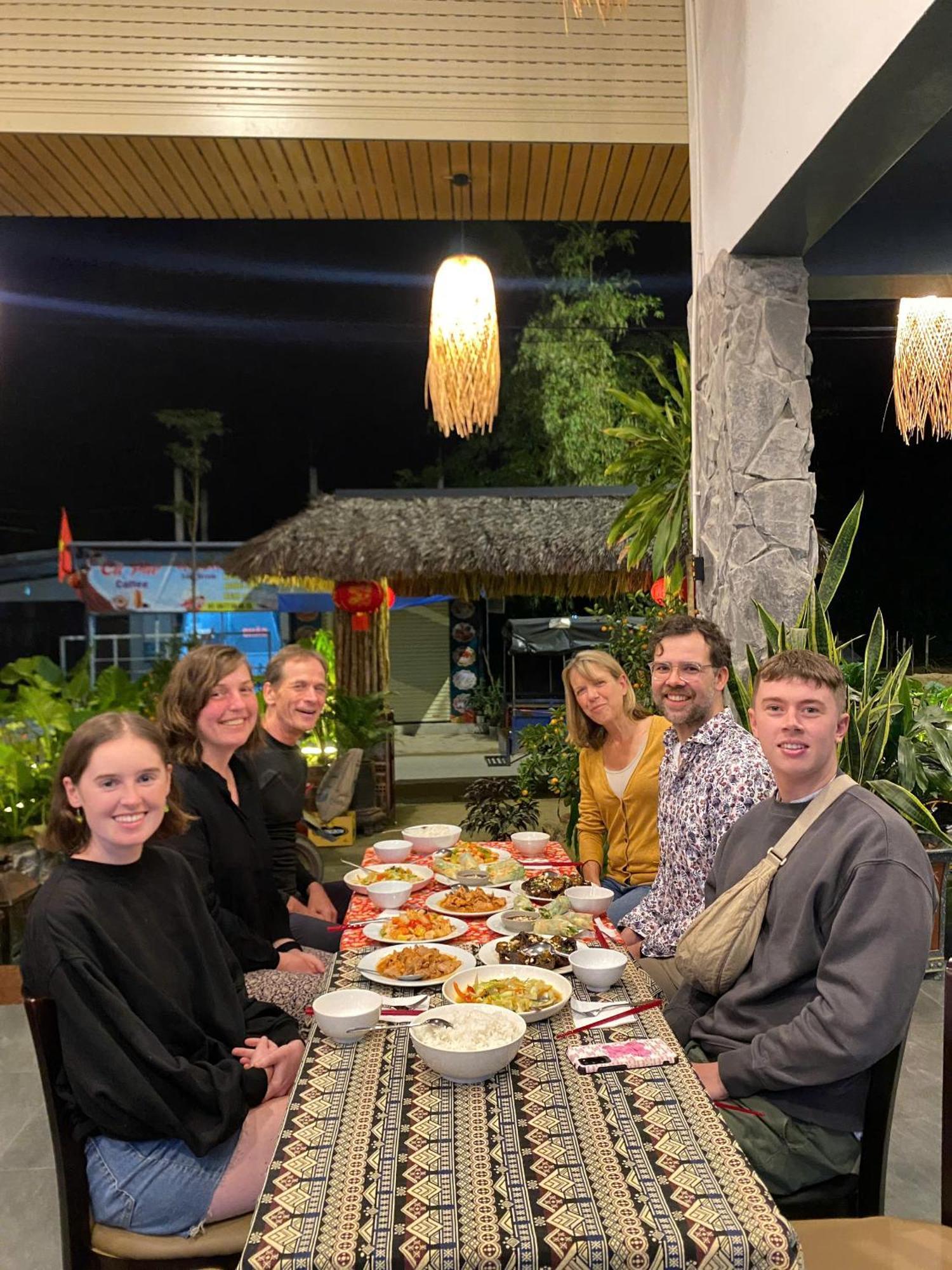 Tutu'S Homestay Phong Nha Exteriör bild